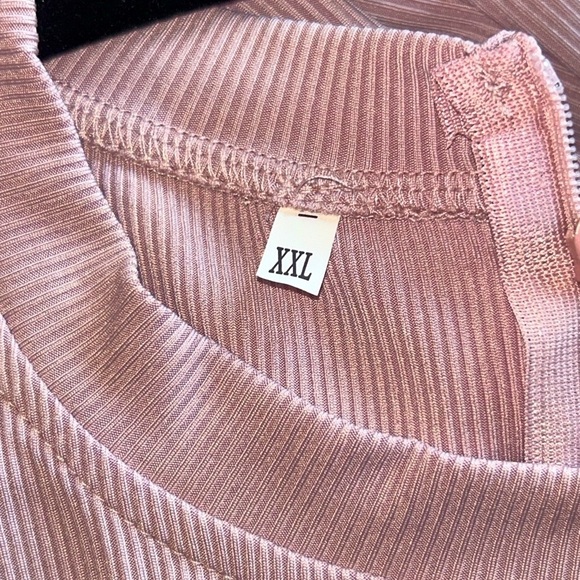 New Mauve Jumpsuit / Romper in Size XXL - Picture 6 of 7